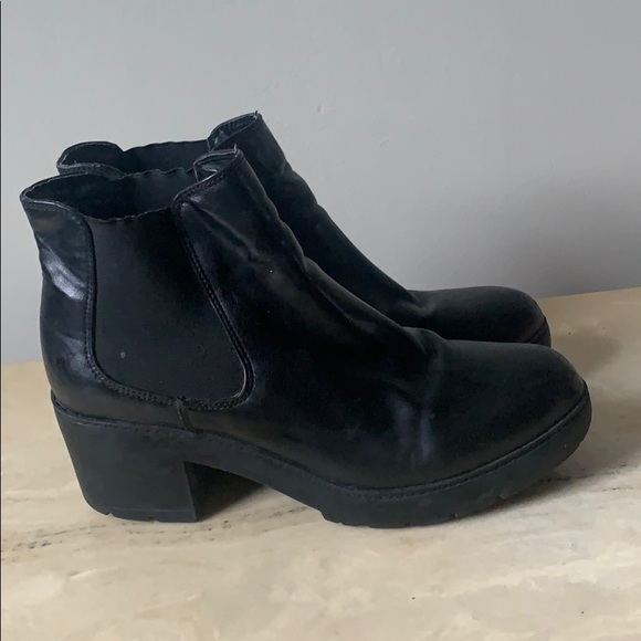 Black Steve Madden booties - Picture 4 of 7
